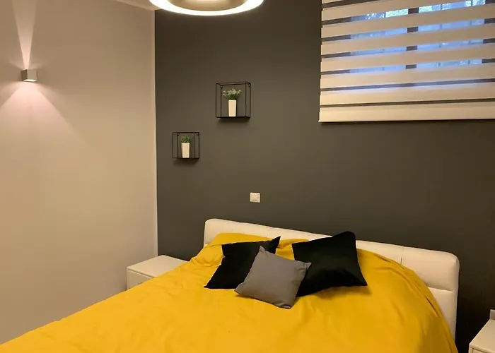 Old Town Parenso Apartment *