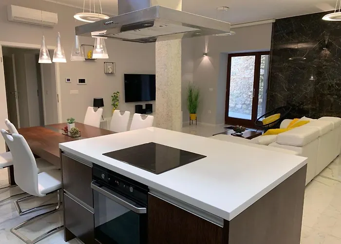 Old Town Parenso Apartment